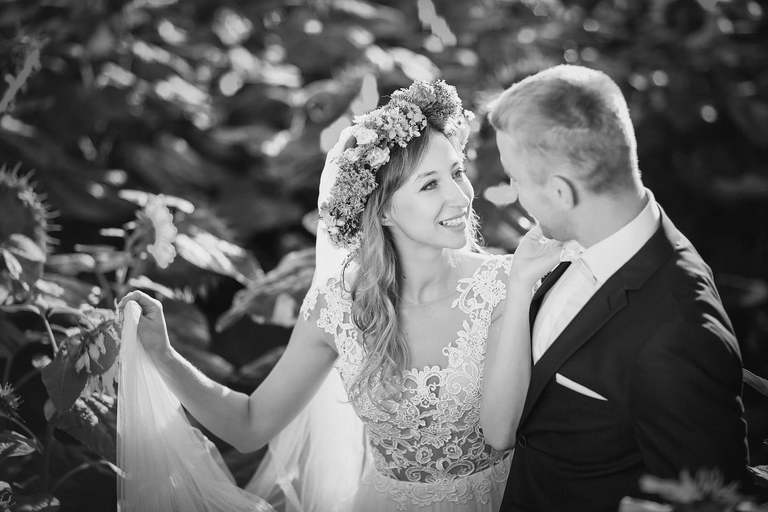 plener slubny o wschodzie slonca, sesja slubna wschod slonca, sesja slubna slask, plener slubny slask, sesja slubna na polu slonecznikow, plener slubny pole slonecznikow, sesja slubna w slonecznikach, plener slubny sloneczniki, romantyczna sesja slubna slask, fotografia slubna czestochowa, zdjecia slubne zawiercie, fotografia ślubna Kraków, fotografia ślubna śląsk, zdjęcia ślubne kraków, fotograf ślubny śląsk, dwóch fotografów na ślub, fotograf czechowice, zdjęcia ślubne bielsko, fotografia ślubna bielsko, www.magiaobrazu.com, Anna i Jacek Bieniek,