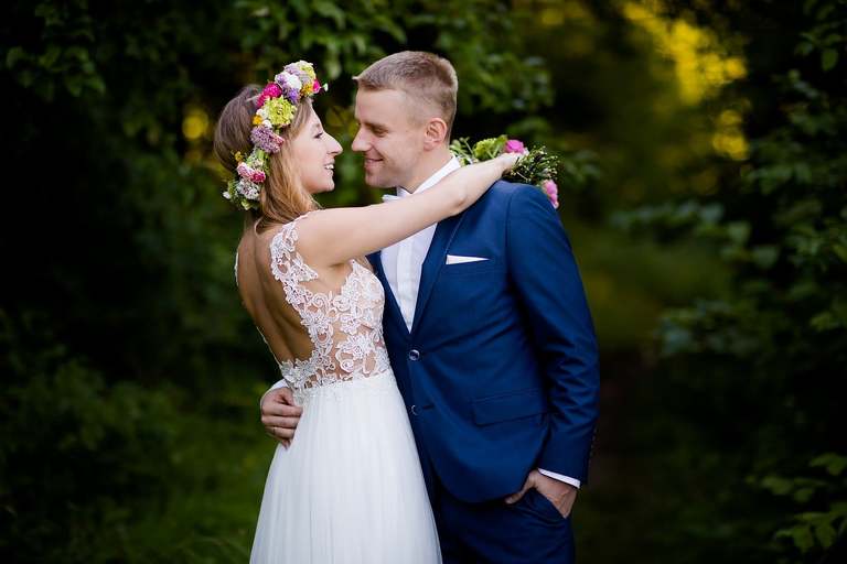 plener slubny o wschodzie slonca, sesja slubna wschod slonca, sesja slubna slask, plener slubny slask, sesja slubna na polu slonecznikow, plener slubny pole slonecznikow, sesja slubna w slonecznikach, plener slubny sloneczniki, romantyczna sesja slubna slask, fotografia slubna czestochowa, zdjecia slubne zawiercie, fotografia ślubna Kraków, fotografia ślubna śląsk, zdjęcia ślubne kraków, fotograf ślubny śląsk, dwóch fotografów na ślub, fotograf czechowice, zdjęcia ślubne bielsko, fotografia ślubna bielsko, www.magiaobrazu.com, Anna i Jacek Bieniek,