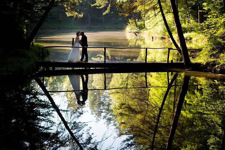 plener slubny o wschodzie slonca, sesja slubna wschod slonca, sesja slubna slask, plener slubny slask, sesja slubna na polu slonecznikow, plener slubny pole slonecznikow, sesja slubna w slonecznikach, plener slubny sloneczniki, romantyczna sesja slubna slask, fotografia slubna czestochowa, zdjecia slubne zawiercie, fotografia ślubna Kraków, fotografia ślubna śląsk, zdjęcia ślubne kraków, fotograf ślubny śląsk, dwóch fotografów na ślub, fotograf czechowice, zdjęcia ślubne bielsko, fotografia ślubna bielsko, www.magiaobrazu.com, Anna i Jacek Bieniek,