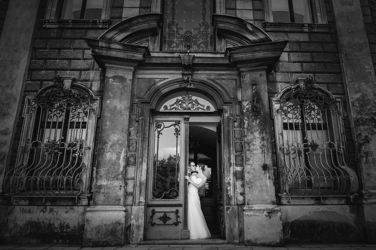 sesja slubna w Mosznej, plener slubny Moszna, sesja slubna na zamku, plener slubny w palacu, www.magiaobrazu.com, fotografia ślubna w Mosznej, plener ślubny w Krakowie, fotograf ślubny Kraków, fotografowie ślubni, fotograf małopolska, sesja plenerowa, klimatyczna sesja ślubna, plener w Mosznej, Zamek w Mosznej, oryginalna sesja slubna, fotograf slubny slask, sesja slubna slask, zdjecia slubne opolskie, www.magiaobrazu.com, fotografia ślubna, plener ślubny na zamku, fotograf ślubny Kraków, palac w mosznej, fotografowie ślubni, fotograf małopolska, sesja plenerowa, klimatyczna sesja ślubna