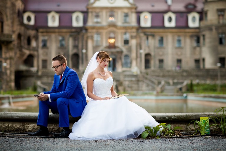 sesja slubna w Mosznej, plener slubny Moszna, sesja slubna na zamku, plener slubny w palacu, www.magiaobrazu.com, fotografia ślubna w Mosznej, plener ślubny w Krakowie, fotograf ślubny Kraków, fotografowie ślubni, fotograf małopolska, sesja plenerowa, klimatyczna sesja ślubna, plener w Mosznej, Zamek w Mosznej, oryginalna sesja slubna, fotograf slubny slask, sesja slubna slask, zdjecia slubne opolskie, www.magiaobrazu.com, fotografia ślubna, plener ślubny na zamku, fotograf ślubny Kraków, palac w mosznej, fotografowie ślubni, fotograf małopolska, sesja plenerowa, klimatyczna sesja ślubna