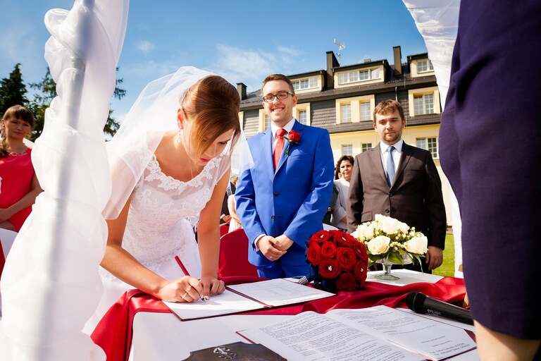 plenerowy slub slask, slub plenerowy w beskidach, slub w alpinie, wesele w alpinie, plenerowa ceremonia alpin, ceremonia w plenerze alpin, wesele w hotelu Alpin w Szczyrku, wesele w alpinie szczyrk, fotografia slubna szczyrk, zdjecia slubne szczyrk, fotograf slubny szczyrk, fotografia slubna slask, fotografia slubna katowice, zdjecia slubne katowice, fotograf slubny katowice, zdjecia slubne bielsko, dwoch fotografow na slub, fotografia slubna krakow,