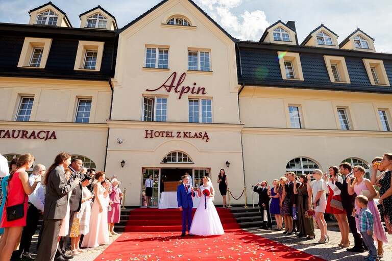 plenerowy slub slask, slub plenerowy w beskidach, slub w alpinie, wesele w alpinie, plenerowa ceremonia alpin, ceremonia w plenerze alpin, wesele w hotelu Alpin w Szczyrku, wesele w alpinie szczyrk, fotografia slubna szczyrk, zdjecia slubne szczyrk, fotograf slubny szczyrk, fotografia slubna slask, fotografia slubna katowice, zdjecia slubne katowice, fotograf slubny katowice, zdjecia slubne bielsko, dwoch fotografow na slub, fotografia slubna krakow,