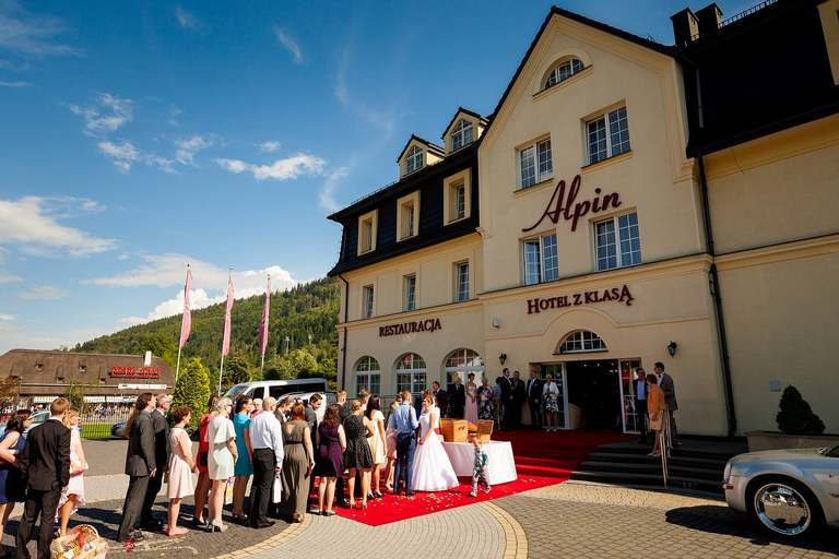 plenerowy slub slask, slub plenerowy w beskidach, slub w alpinie, wesele w alpinie, plenerowa ceremonia alpin, ceremonia w plenerze alpin, wesele w hotelu Alpin w Szczyrku, wesele w alpinie szczyrk, fotografia slubna szczyrk, zdjecia slubne szczyrk, fotograf slubny szczyrk, fotografia slubna slask, fotografia slubna katowice, zdjecia slubne katowice, fotograf slubny katowice, zdjecia slubne bielsko, dwoch fotografow na slub, fotografia slubna krakow,