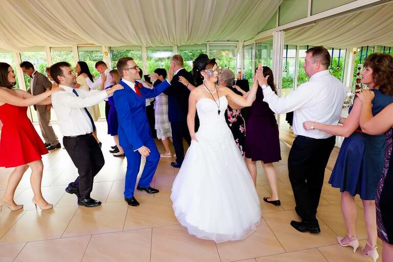 plenerowy slub slask, slub plenerowy w beskidach, slub w alpinie, wesele w alpinie, plenerowa ceremonia alpin, ceremonia w plenerze alpin, wesele w hotelu Alpin w Szczyrku, wesele w alpinie szczyrk, fotografia slubna szczyrk, zdjecia slubne szczyrk, fotograf slubny szczyrk, fotografia slubna slask, fotografia slubna katowice, zdjecia slubne katowice, fotograf slubny katowice, zdjecia slubne bielsko, dwoch fotografow na slub, fotografia slubna krakow,