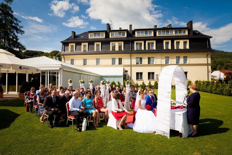 plenerowy slub slask, slub plenerowy w beskidach, slub w alpinie, wesele w alpinie, plenerowa ceremonia alpin, ceremonia w plenerze alpin, wesele w hotelu Alpin w Szczyrku, wesele w alpinie szczyrk, fotografia slubna szczyrk, zdjecia slubne szczyrk, fotograf slubny szczyrk, fotografia slubna slask, fotografia slubna katowice, zdjecia slubne katowice, fotograf slubny katowice, zdjecia slubne bielsko, dwoch fotografow na slub, fotografia slubna krakow,