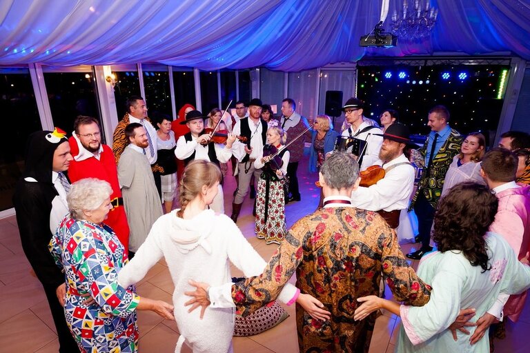 plenerowy slub slask, slub plenerowy w beskidach, slub w alpinie, wesele w alpinie, plenerowa ceremonia alpin, ceremonia w plenerze alpin, wesele w hotelu Alpin w Szczyrku, wesele w alpinie szczyrk, fotografia slubna szczyrk, zdjecia slubne szczyrk, fotograf slubny szczyrk, fotografia slubna slask, fotografia slubna katowice, zdjecia slubne katowice, fotograf slubny katowice, zdjecia slubne bielsko, dwoch fotografow na slub, fotografia slubna krakow,