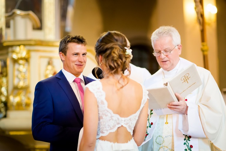 fotografia slubna mogilany, zdjecia slubne mogilany, fotograf slubny mogilany, polsko-francuski slub, fotografia slubna krakow, fotografia slubna katowice, zdjecia slubne krakow, fotograf slubny katowice, wesele sala Triana Mogilany, slub w kosciele w Mogilanach, slub kosciol Mogilany, fotograf slubny bielsko, zespol fireband na wesele, barmani na wesele cava&bar, zdjecia slubne slask, dwoch fotografow na slub,