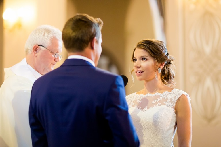 fotografia slubna mogilany, zdjecia slubne mogilany, fotograf slubny mogilany, polsko-francuski slub, fotografia slubna krakow, fotografia slubna katowice, zdjecia slubne krakow, fotograf slubny katowice, wesele sala Triana Mogilany, slub w kosciele w Mogilanach, slub kosciol Mogilany, fotograf slubny bielsko, zespol fireband na wesele, barmani na wesele cava&bar, zdjecia slubne slask, dwoch fotografow na slub,