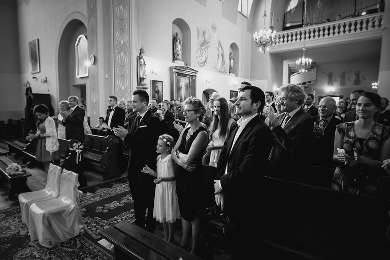 fotografia slubna mogilany, zdjecia slubne mogilany, fotograf slubny mogilany, polsko-francuski slub, fotografia slubna krakow, fotografia slubna katowice, zdjecia slubne krakow, fotograf slubny katowice, wesele sala Triana Mogilany, slub w kosciele w Mogilanach, slub kosciol Mogilany, fotograf slubny bielsko, zespol fireband na wesele, barmani na wesele cava&bar, zdjecia slubne slask, dwoch fotografow na slub,