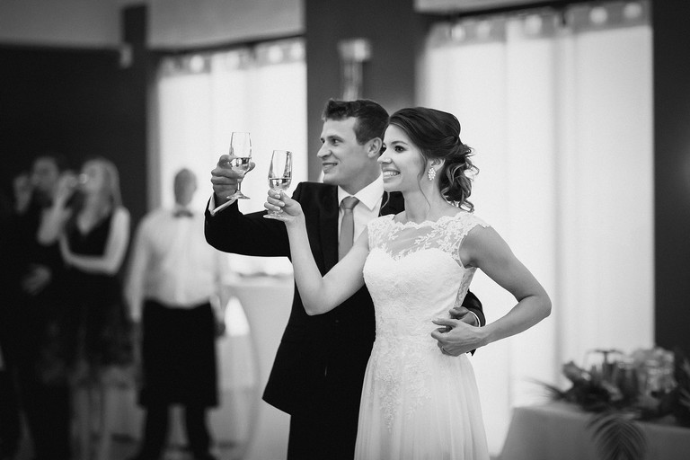 fotografia slubna mogilany, zdjecia slubne mogilany, fotograf slubny mogilany, polsko-francuski slub, fotografia slubna krakow, fotografia slubna katowice, zdjecia slubne krakow, fotograf slubny katowice, wesele sala Triana Mogilany, slub w kosciele w Mogilanach, slub kosciol Mogilany, fotograf slubny bielsko, zespol fireband na wesele, barmani na wesele cava&bar, zdjecia slubne slask, dwoch fotografow na slub,