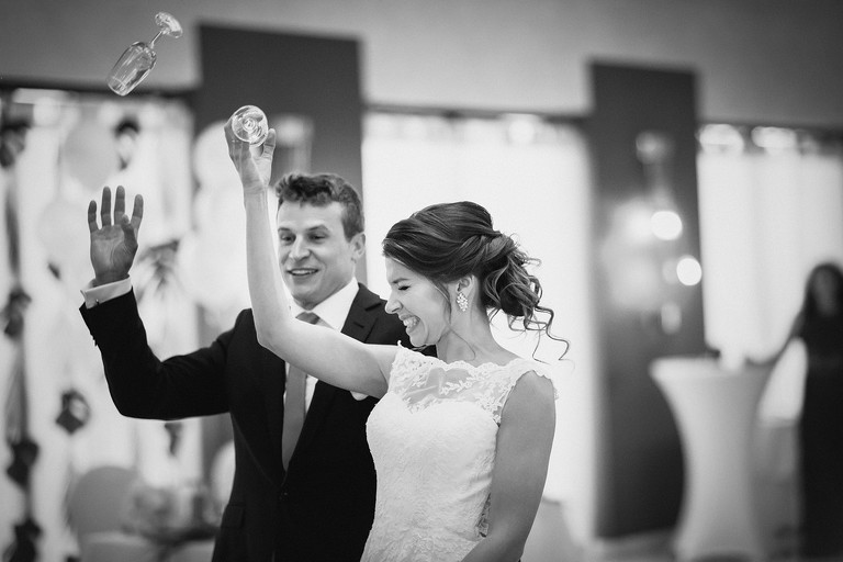 fotografia slubna mogilany, zdjecia slubne mogilany, fotograf slubny mogilany, polsko-francuski slub, fotografia slubna krakow, fotografia slubna katowice, zdjecia slubne krakow, fotograf slubny katowice, wesele sala Triana Mogilany, slub w kosciele w Mogilanach, slub kosciol Mogilany, fotograf slubny bielsko, zespol fireband na wesele, barmani na wesele cava&bar, zdjecia slubne slask, dwoch fotografow na slub,