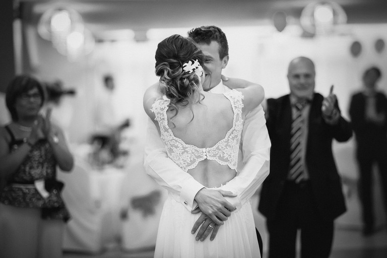 fotografia slubna mogilany, zdjecia slubne mogilany, fotograf slubny mogilany, polsko-francuski slub, fotografia slubna krakow, fotografia slubna katowice, zdjecia slubne krakow, fotograf slubny katowice, wesele sala Triana Mogilany, slub w kosciele w Mogilanach, slub kosciol Mogilany, fotograf slubny bielsko, zespol fireband na wesele, barmani na wesele cava&bar, zdjecia slubne slask, dwoch fotografow na slub,