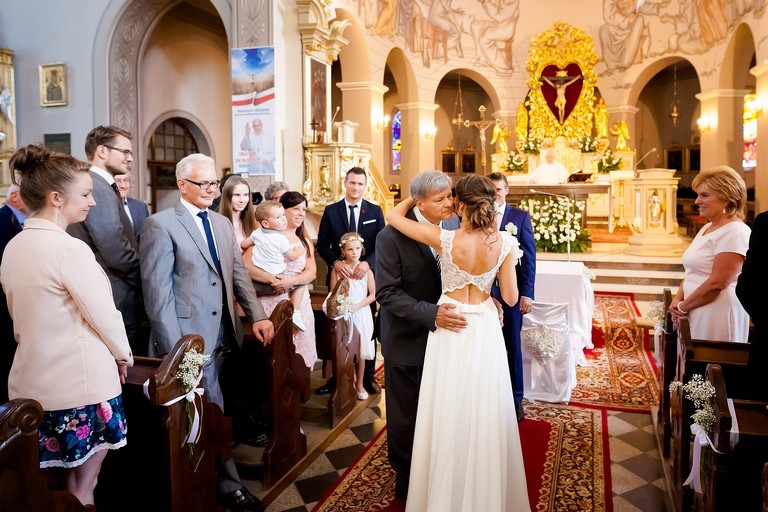 fotografia slubna mogilany, zdjecia slubne mogilany, fotograf slubny mogilany, polsko-francuski slub, fotografia slubna krakow, fotografia slubna katowice, zdjecia slubne krakow, fotograf slubny katowice, wesele sala Triana Mogilany, slub w kosciele w Mogilanach, slub kosciol Mogilany, fotograf slubny bielsko, zespol fireband na wesele, barmani na wesele cava&bar, zdjecia slubne slask, dwoch fotografow na slub,