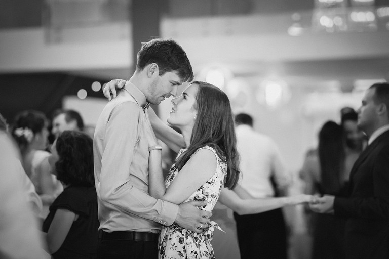 fotografia slubna mogilany, zdjecia slubne mogilany, fotograf slubny mogilany, polsko-francuski slub, fotografia slubna krakow, fotografia slubna katowice, zdjecia slubne krakow, fotograf slubny katowice, wesele sala Triana Mogilany, slub w kosciele w Mogilanach, slub kosciol Mogilany, fotograf slubny bielsko, zespol fireband na wesele, barmani na wesele cava&bar, zdjecia slubne slask, dwoch fotografow na slub,