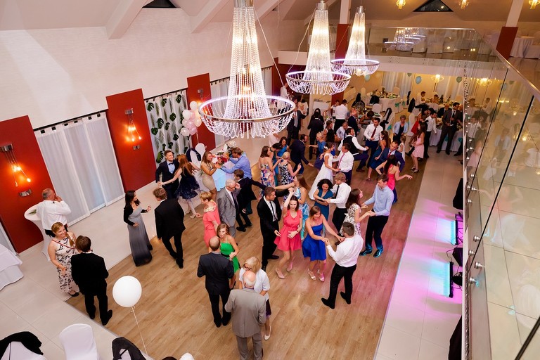 fotografia slubna mogilany, zdjecia slubne mogilany, fotograf slubny mogilany, polsko-francuski slub, fotografia slubna krakow, fotografia slubna katowice, zdjecia slubne krakow, fotograf slubny katowice, wesele sala Triana Mogilany, slub w kosciele w Mogilanach, slub kosciol Mogilany, fotograf slubny bielsko, zespol fireband na wesele, barmani na wesele cava&bar, zdjecia slubne slask, dwoch fotografow na slub,