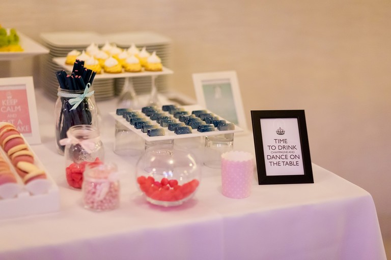 fotografia slubna mogilany, zdjecia slubne mogilany, fotograf slubny mogilany, polsko-francuski slub, fotografia slubna krakow, fotografia slubna katowice, zdjecia slubne krakow, fotograf slubny katowice, wesele sala Triana Mogilany, slub w kosciele w Mogilanach, slub kosciol Mogilany, fotograf slubny bielsko, zespol fireband na wesele, barmani na wesele cava&bar, zdjecia slubne slask, dwoch fotografow na slub,