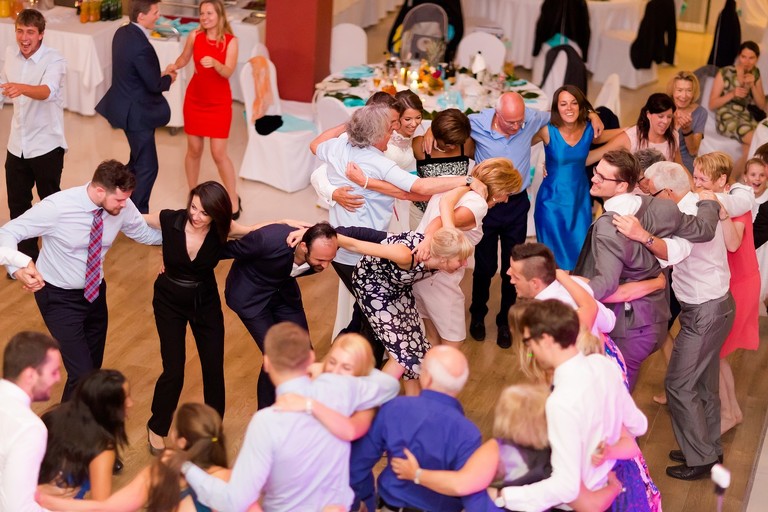 fotografia slubna mogilany, zdjecia slubne mogilany, fotograf slubny mogilany, polsko-francuski slub, fotografia slubna krakow, fotografia slubna katowice, zdjecia slubne krakow, fotograf slubny katowice, wesele sala Triana Mogilany, slub w kosciele w Mogilanach, slub kosciol Mogilany, fotograf slubny bielsko, zespol fireband na wesele, barmani na wesele cava&bar, zdjecia slubne slask, dwoch fotografow na slub,