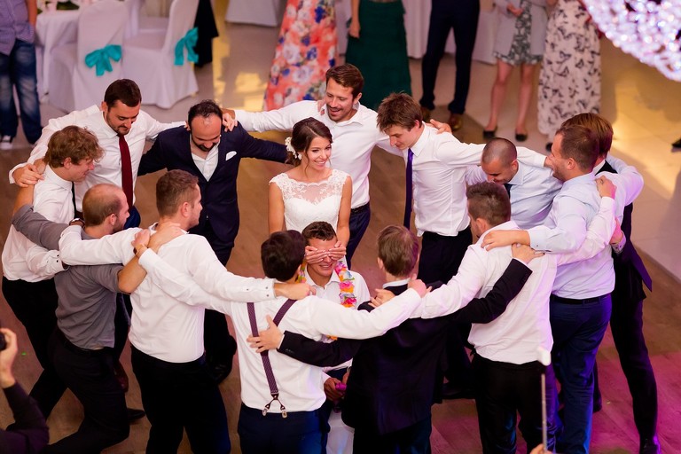 fotografia slubna mogilany, zdjecia slubne mogilany, fotograf slubny mogilany, polsko-francuski slub, fotografia slubna krakow, fotografia slubna katowice, zdjecia slubne krakow, fotograf slubny katowice, wesele sala Triana Mogilany, slub w kosciele w Mogilanach, slub kosciol Mogilany, fotograf slubny bielsko, zespol fireband na wesele, barmani na wesele cava&bar, zdjecia slubne slask, dwoch fotografow na slub,