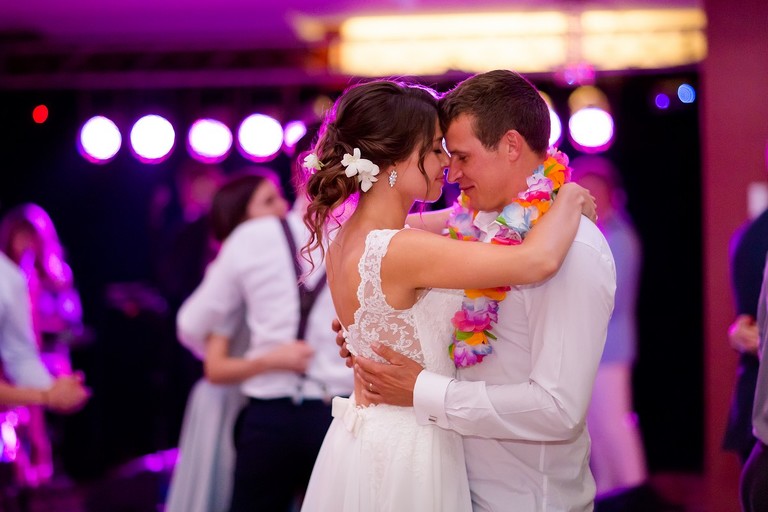 fotografia slubna mogilany, zdjecia slubne mogilany, fotograf slubny mogilany, polsko-francuski slub, fotografia slubna krakow, fotografia slubna katowice, zdjecia slubne krakow, fotograf slubny katowice, wesele sala Triana Mogilany, slub w kosciele w Mogilanach, slub kosciol Mogilany, fotograf slubny bielsko, zespol fireband na wesele, barmani na wesele cava&bar, zdjecia slubne slask, dwoch fotografow na slub,