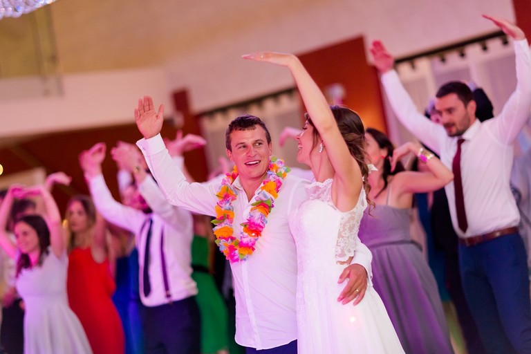 fotografia slubna mogilany, zdjecia slubne mogilany, fotograf slubny mogilany, polsko-francuski slub, fotografia slubna krakow, fotografia slubna katowice, zdjecia slubne krakow, fotograf slubny katowice, wesele sala Triana Mogilany, slub w kosciele w Mogilanach, slub kosciol Mogilany, fotograf slubny bielsko, zespol fireband na wesele, barmani na wesele cava&bar, zdjecia slubne slask, dwoch fotografow na slub,