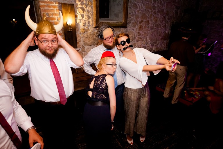 fotograf slubny krakow, zdjecia slubne oswiecim, fotografia slubna oswiecim, zdjecia slubne alwernia, fotografia slubna skawina, fotografia slubna krakow, fotografia slubna katowice, zdjecia slubne krakow, fotograf slubny katowice, wesele dwor w tomaszowicach, wesele w dworze w tomaszowicach, fotografia slubna alwernia, fotograf slubny bielsko, zdjecia slubne slask, sesja w dworze w tomaszowicach, plener slubny tomaszowice, dwoch fotografow na slub,