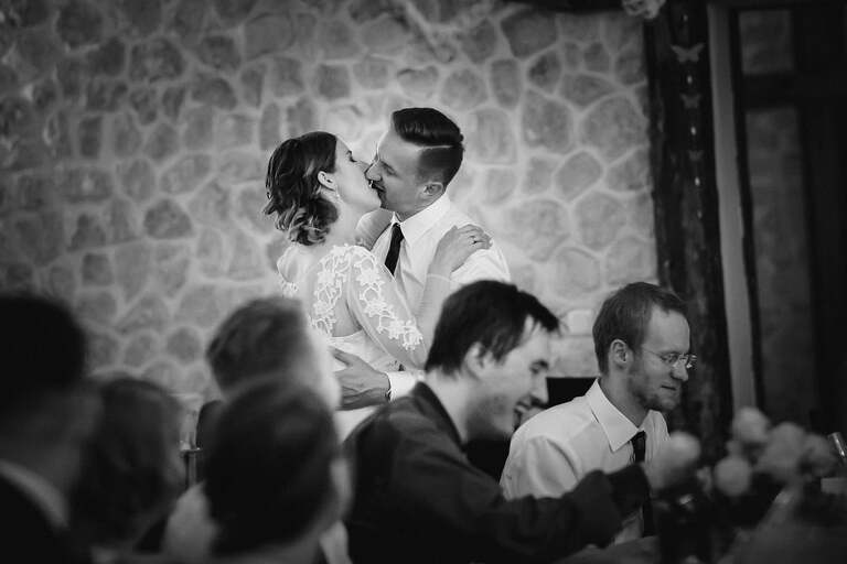 fotograf slubny krakow, zdjecia slubne oswiecim, fotografia slubna oswiecim, zdjecia slubne alwernia, fotografia slubna skawina, fotografia slubna krakow, fotografia slubna katowice, zdjecia slubne krakow, fotograf slubny katowice, wesele dwor w tomaszowicach, wesele w dworze w tomaszowicach, fotografia slubna alwernia, fotograf slubny bielsko, zdjecia slubne slask, sesja w dworze w tomaszowicach, plener slubny tomaszowice, dwoch fotografow na slub,