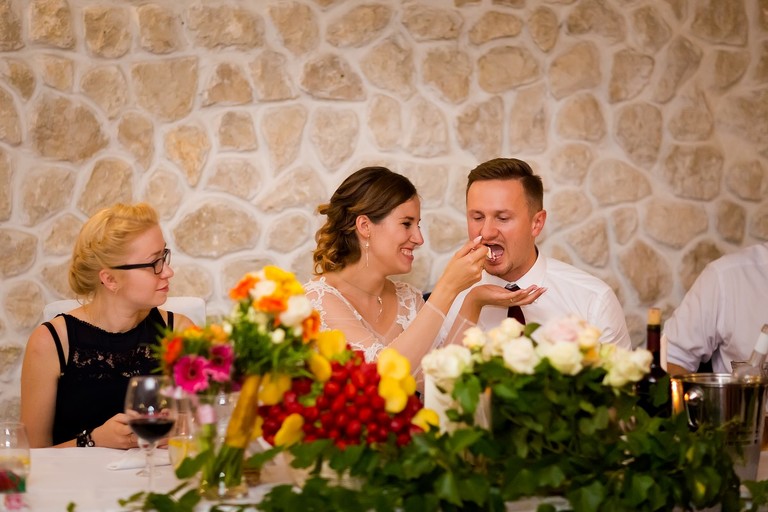 estern w Krakowie, wesele - Dwór w Tomaszowicach. Sesję w dniu slubu zrealizowalismy na terenie dworu w Tomaszowicach