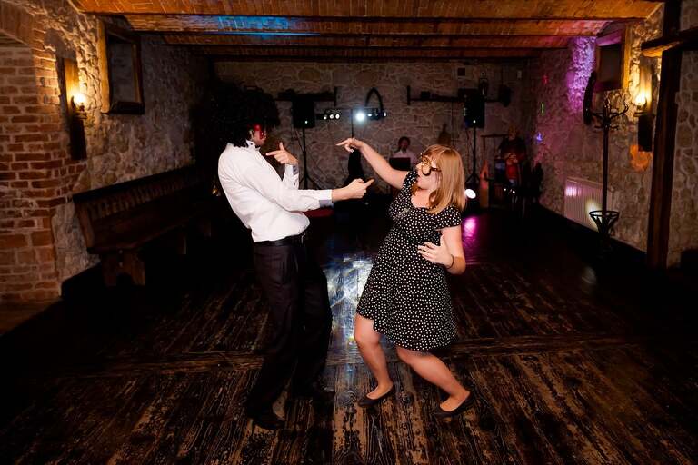 estern w Krakowie, wesele - Dwór w Tomaszowicach. Sesję w dniu slubu zrealizowalismy na terenie dworu w Tomaszowicach