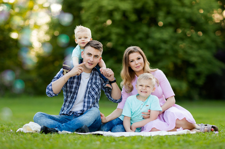 lifestylowa sesja rodzinna pszczyna, lifestylowe sesje rodzinne pszczyna, sesje dzieciece pszczyna, zdjecia dzieciece pszczyna, fotografia noworodkowa pszczyna, sesja rodzinna bielsko, fotografia rodzinna slask, zdjecia portretowe pszczyna, sesja portretowa bielsko, zdjecia w plenerze bielsko, rodzina w plenerze slask, fotografia dziecieca bielsko, zdjecia dzieci bielsko, fotografia rodzinna bielsko-biala, fotografia rodzinna slask, zdjecia ludzi slask, zdjecia dla rodzin, fotograf fotograf rodzinny slask, , fotograf czechowice, fotografia bielsko, zdjecia slask, www.magiaobrazu.com,