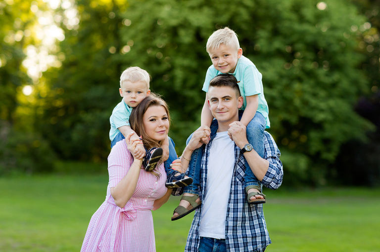 lifestylowa sesja rodzinna pszczyna, lifestylowe sesje rodzinne pszczyna, sesje dzieciece pszczyna, zdjecia dzieciece pszczyna, fotografia noworodkowa pszczyna, sesja rodzinna bielsko, fotografia rodzinna slask, zdjecia portretowe pszczyna, sesja portretowa bielsko, zdjecia w plenerze bielsko, rodzina w plenerze slask, fotografia dziecieca bielsko, zdjecia dzieci bielsko, fotografia rodzinna bielsko-biala, fotografia rodzinna slask, zdjecia ludzi slask, zdjecia dla rodzin, fotograf fotograf rodzinny slask, , fotograf czechowice, fotografia bielsko, zdjecia slask, www.magiaobrazu.com,