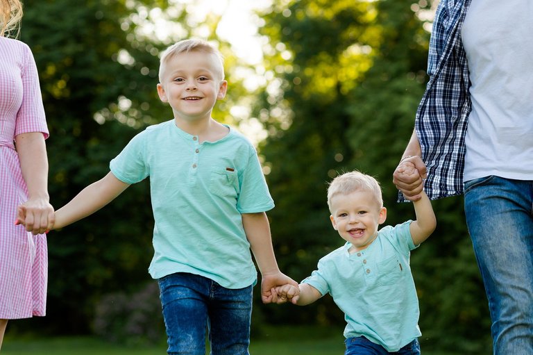 lifestylowa sesja rodzinna pszczyna, lifestylowe sesje rodzinne pszczyna, sesje dzieciece pszczyna, zdjecia dzieciece pszczyna, fotografia noworodkowa pszczyna, sesja rodzinna bielsko, fotografia rodzinna slask, zdjecia portretowe pszczyna, sesja portretowa bielsko, zdjecia w plenerze bielsko, rodzina w plenerze slask, fotografia dziecieca bielsko, zdjecia dzieci bielsko, fotografia rodzinna bielsko-biala, fotografia rodzinna slask, zdjecia ludzi slask, zdjecia dla rodzin, fotograf fotograf rodzinny slask, , fotograf czechowice, fotografia bielsko, zdjecia slask, www.magiaobrazu.com,