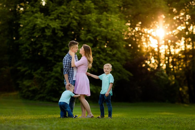 lifestylowa sesja rodzinna pszczyna, lifestylowe sesje rodzinne pszczyna, sesje dzieciece pszczyna, zdjecia dzieciece pszczyna, fotografia noworodkowa pszczyna, sesja rodzinna bielsko, fotografia rodzinna slask, zdjecia portretowe pszczyna, sesja portretowa bielsko, zdjecia w plenerze bielsko, rodzina w plenerze slask, fotografia dziecieca bielsko, zdjecia dzieci bielsko, fotografia rodzinna bielsko-biala, fotografia rodzinna slask, zdjecia ludzi slask, zdjecia dla rodzin, fotograf fotograf rodzinny slask, , fotograf czechowice, fotografia bielsko, zdjecia slask, www.magiaobrazu.com,