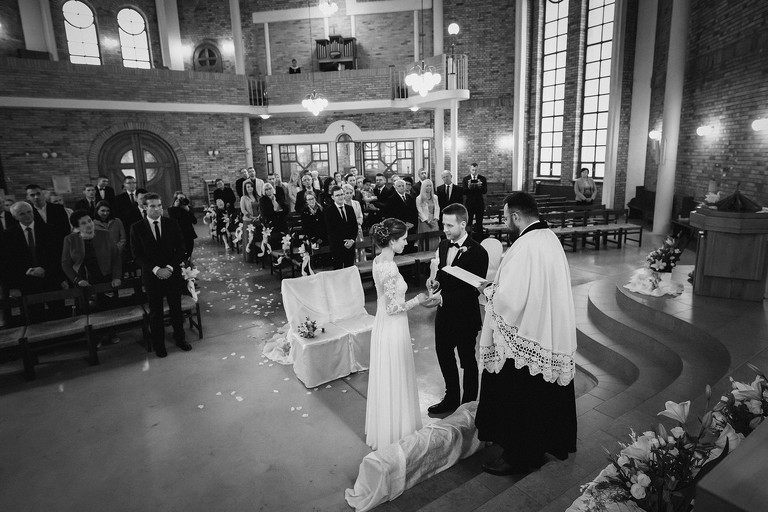 fotografia slubna katowice, zdjecia slubne katowice, fotograf slubny katowice, fotograf slubny slask, slub w kosciele ewangelicko-augsburskim tychy, wesele hotel arena tychy, wesele w hotelu arena w tychach, zdjecia slubne zywiec, fotografia slubna, zdjecia slubne bielsko, fotograf slubny bielsko, fotograf slubny cieszyn, fotografia slubna cieszyn, www.magiaobrazu.com, zdjecia slubne bielsko, fotografia slubna slask, zdjecia slubne zywiec, zdjecia slubne cieszyn, dwoch fotografow na slub, zdjecia slubne slask,