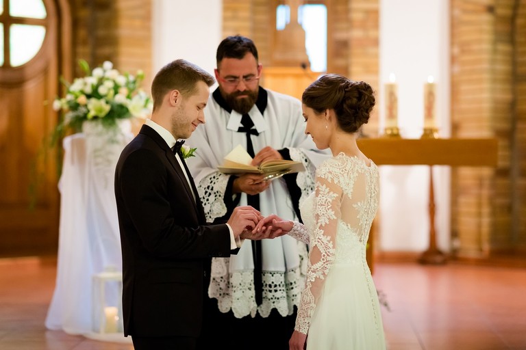 fotografia slubna katowice, zdjecia slubne katowice, fotograf slubny katowice, fotograf slubny slask, slub w kosciele ewangelicko-augsburskim tychy, wesele hotel arena tychy, wesele w hotelu arena w tychach, zdjecia slubne zywiec, fotografia slubna, zdjecia slubne bielsko, fotograf slubny bielsko, fotograf slubny cieszyn, fotografia slubna cieszyn, www.magiaobrazu.com, zdjecia slubne bielsko, fotografia slubna slask, zdjecia slubne zywiec, zdjecia slubne cieszyn, dwoch fotografow na slub, zdjecia slubne slask,