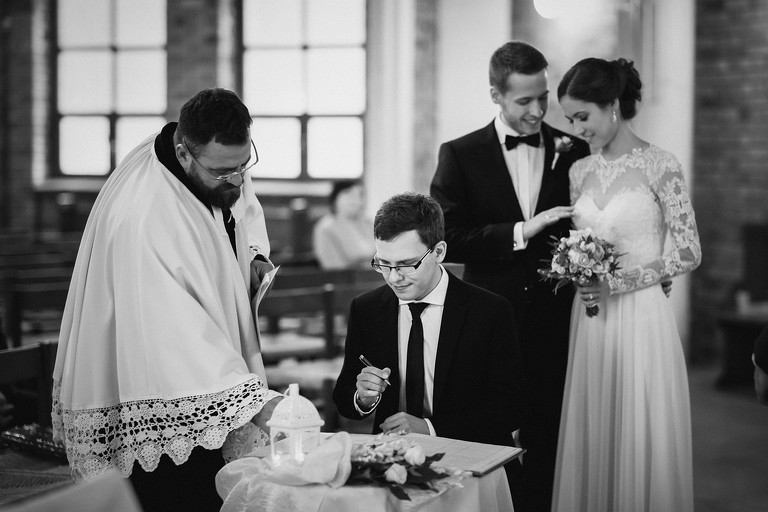 fotografia slubna katowice, zdjecia slubne katowice, fotograf slubny katowice, fotograf slubny slask, slub w kosciele ewangelicko-augsburskim tychy, wesele hotel arena tychy, wesele w hotelu arena w tychach, zdjecia slubne zywiec, fotografia slubna, zdjecia slubne bielsko, fotograf slubny bielsko, fotograf slubny cieszyn, fotografia slubna cieszyn, www.magiaobrazu.com, zdjecia slubne bielsko, fotografia slubna slask, zdjecia slubne zywiec, zdjecia slubne cieszyn, dwoch fotografow na slub, zdjecia slubne slask,