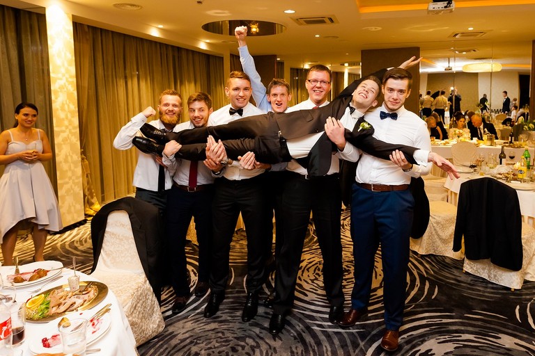 fotografia slubna katowice, zdjecia slubne katowice, fotograf slubny katowice, fotograf slubny slask, slub w kosciele ewangelicko-augsburskim tychy, wesele hotel arena tychy, wesele w hotelu arena w tychach, zdjecia slubne zywiec, fotografia slubna, zdjecia slubne bielsko, fotograf slubny bielsko, fotograf slubny cieszyn, fotografia slubna cieszyn, www.magiaobrazu.com, zdjecia slubne bielsko, fotografia slubna slask, zdjecia slubne zywiec, zdjecia slubne cieszyn, dwoch fotografow na slub, zdjecia slubne slask,