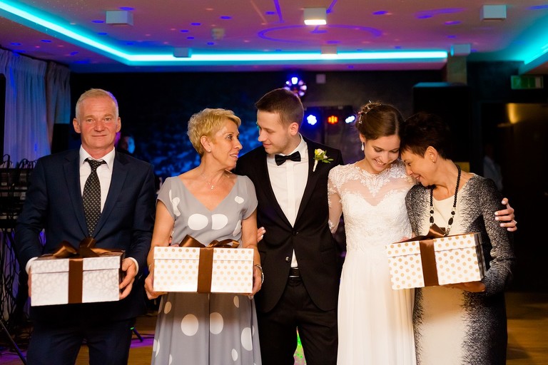 fotografia slubna katowice, zdjecia slubne katowice, fotograf slubny katowice, fotograf slubny slask, slub w kosciele ewangelicko-augsburskim tychy, wesele hotel arena tychy, wesele w hotelu arena w tychach, zdjecia slubne zywiec, fotografia slubna, zdjecia slubne bielsko, fotograf slubny bielsko, fotograf slubny cieszyn, fotografia slubna cieszyn, www.magiaobrazu.com, zdjecia slubne bielsko, fotografia slubna slask, zdjecia slubne zywiec, zdjecia slubne cieszyn, dwoch fotografow na slub, zdjecia slubne slask,