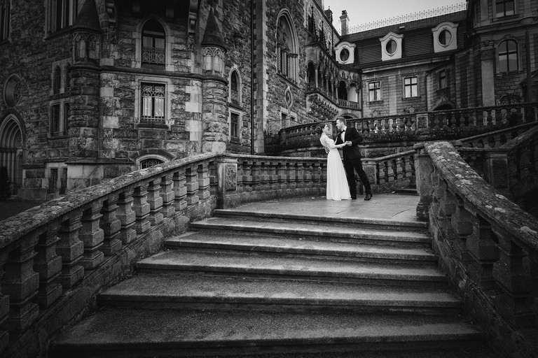 sesja slubna w Mosznej, plener slubny Moszna, sesja slubna na zamku, plener slubny w palacu, www.magiaobrazu.com, fotografia slubna w Mosznej, plener slubny w Krakowie, fotograf slubny Krakow, fotografowie slubni, fotograf malopolska, sesja plenerowa, klimatyczna sesja slubna, plener w Mosznej, Zamek w Mosznej, oryginalna sesja slubna, fotograf slubny slask, sesja slubna slask, zdjecia slubne opolskie, www.magiaobrazu.com, fotografia slubna, plener slubny na zamku, fotograf slubny Krakow, palac w mosznej, fotografowie slubni, fotograf mal‚opolska, sesja plenerowa, klimatyczna sesja slubna