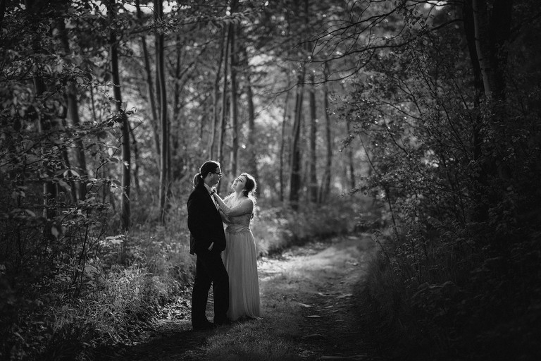 sesja slubna w gorach, plener slubny w gorach, sesja slubna w beskidach, plener slubny beskidy, zdjecia slubne zywiec, fotografia slubna slask, zdjecia slubne slask, romantyczny plener slubny, fotograf slubny bielsko, plener slubny w lesie slask, sesja slubna w lesie slask, plener slubny las slask, fotografia slubna slask, zdjecia slubne slask, fotografia slubna katowice, zdjecia slubne katowice, romantyczna sesja slubna slask, zdjecia slubne bielsko, fotografia slubna bielsko, oryginalny plener slubny, oryginalna sesja slubna, www.magiaobrazu.com, Anna i Jacek Bieniek