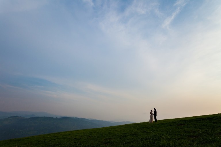 sesja slubna w gorach, plener slubny w gorach, sesja slubna w beskidach, plener slubny beskidy, zdjecia slubne zywiec, fotografia slubna slask, zdjecia slubne slask, romantyczny plener slubny, fotograf slubny bielsko, plener slubny w lesie slask, sesja slubna w lesie slask, plener slubny las slask, fotografia slubna slask, zdjecia slubne slask, fotografia slubna katowice, zdjecia slubne katowice, romantyczna sesja slubna slask, zdjecia slubne bielsko, fotografia slubna bielsko, oryginalny plener slubny, oryginalna sesja slubna, www.magiaobrazu.com, Anna i Jacek Bieniek