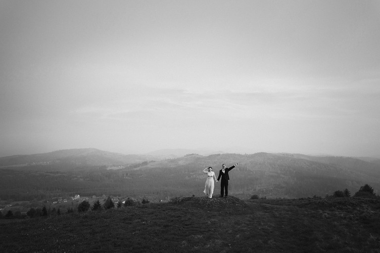 sesja slubna w gorach, plener slubny w gorach, sesja slubna w beskidach, plener slubny beskidy, zdjecia slubne zywiec, fotografia slubna slask, zdjecia slubne slask, romantyczny plener slubny, fotograf slubny bielsko, plener slubny w lesie slask, sesja slubna w lesie slask, plener slubny las slask, fotografia slubna slask, zdjecia slubne slask, fotografia slubna katowice, zdjecia slubne katowice, romantyczna sesja slubna slask, zdjecia slubne bielsko, fotografia slubna bielsko, oryginalny plener slubny, oryginalna sesja slubna, www.magiaobrazu.com, Anna i Jacek Bieniek