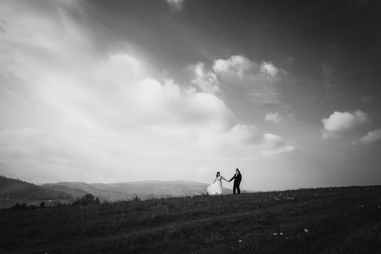 sesja slubna w gorach, plener slubny w gorach, sesja slubna w beskidach, plener slubny beskidy, zdjecia slubne zywiec, fotografia slubna slask, zdjecia slubne slask, romantyczny plener slubny, fotograf slubny bielsko, plener slubny w lesie slask, sesja slubna w lesie slask, plener slubny las slask, fotografia slubna slask, zdjecia slubne slask, fotografia slubna katowice, zdjecia slubne katowice, romantyczna sesja slubna slask, zdjecia slubne bielsko, fotografia slubna bielsko, oryginalny plener slubny, oryginalna sesja slubna, www.magiaobrazu.com, Anna i Jacek Bieniek