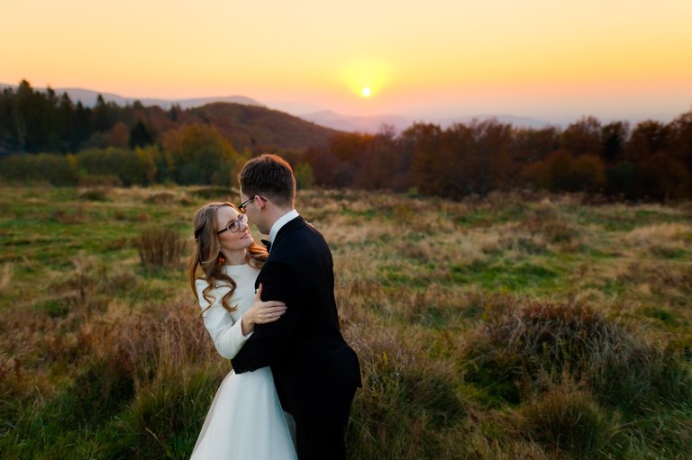 jesienny plener slubny, jesienna sesja slubna, sesja slubna w gorach, plener slubny w gorach, sesja slubna beskidy, plener slubny w beskidach, fotografia slubna bielsko, zdjecia slubne na rownicy, fotografia slubna ustron, plener slubny slask, zdjecia slubne bielsko, fotografia slubna bielsko, jesienny plener slubny, jesienna sesja slubna, fotografia slubna zywiec, zdjecia slubne zywiec, fotografia slubna slask, fotografia slubna katowice, zdjecia slubne katowice, fotograf slubny katowice, zdjecia slubne bielsko, fotograf slubny bielsko, zdjecia slubne slask, dwoch fotografow na slub, fotografia slubna krakow, zdjecia slubne zywiec, fotografia slubna zywiec