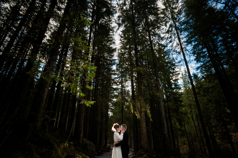 www.magiaobrazu.com, plener slubny w Tatrach, sesja ślubna tatrzanskie doliny; fotografia ślubna Tatry, tatrzanski plener slubny, sesja slubna w gorach, plener slubny w gorach, fotografia ślubna, fotograf ślubny Kraków, fotografowie ślubni, fotograf małopolska,dwóch fotografów na ślub; Anna i Jacek Bieniek; zdjęcia ślubne śląsk; sesja slubna na polanie