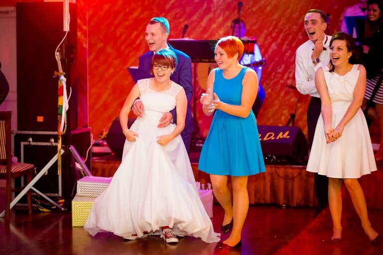 fotografia slubna malopolska, zdjecia slubne bielsko, , fotograf slubny krynica, zdjecia slubne krynica, wesele w nawojowej w grzesiu, slub w kosciele w tyliczu, slub tylicz, zdjecia slubne katowice, dwoch fotografow na slub, fotografia slubna krakow, zdjecia slubne krynica, dom weselny grzes nawojowa, sesja slubna w skamienialym miescie, plener slubny skamieniale miasto