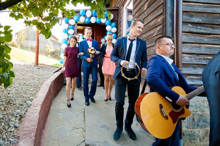 fotografia slubna malopolska, zdjecia slubne bielsko, , fotograf slubny krynica, zdjecia slubne krynica, wesele w nawojowej w grzesiu, slub w kosciele w tyliczu, slub tylicz, zdjecia slubne katowice, dwoch fotografow na slub, fotografia slubna krakow, zdjecia slubne krynica, dom weselny grzes nawojowa, sesja slubna w skamienialym miescie, plener slubny skamieniale miasto