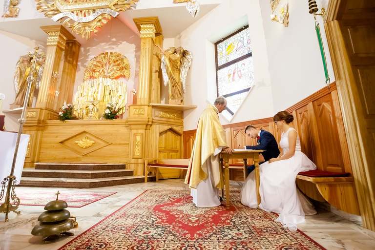 fotografia slubna malopolska, zdjecia slubne bielsko, , fotograf slubny krynica, zdjecia slubne krynica, wesele w nawojowej w grzesiu, slub w kosciele w tyliczu, slub tylicz, zdjecia slubne katowice, dwoch fotografow na slub, fotografia slubna krakow, zdjecia slubne krynica, dom weselny grzes nawojowa, sesja slubna w skamienialym miescie, plener slubny skamieniale miasto