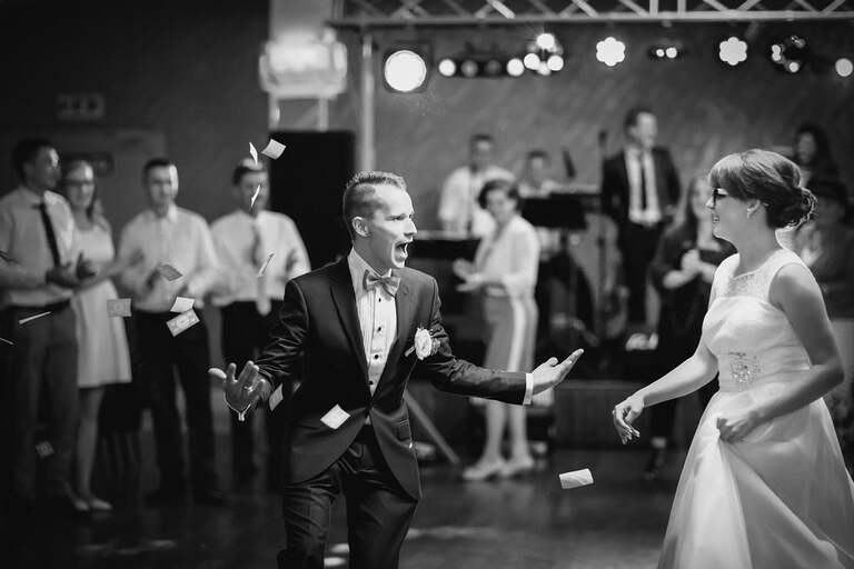 fotografia slubna malopolska, zdjecia slubne bielsko, , fotograf slubny krynica, zdjecia slubne krynica, wesele w nawojowej w grzesiu, slub w kosciele w tyliczu, slub tylicz, zdjecia slubne katowice, dwoch fotografow na slub, fotografia slubna krakow, zdjecia slubne krynica, dom weselny grzes nawojowa, sesja slubna w skamienialym miescie, plener slubny skamieniale miasto