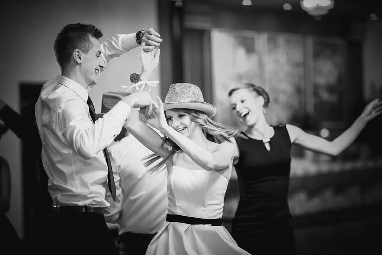 fotografia slubna malopolska, zdjecia slubne bielsko, , fotograf slubny krynica, zdjecia slubne krynica, wesele w nawojowej w grzesiu, slub w kosciele w tyliczu, slub tylicz, zdjecia slubne katowice, dwoch fotografow na slub, fotografia slubna krakow, zdjecia slubne krynica, dom weselny grzes nawojowa, sesja slubna w skamienialym miescie, plener slubny skamieniale miasto